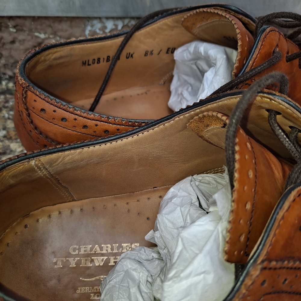 Charles Tyrwhitt Shoes, size 9. Brown in color. - Picture 12 of 14